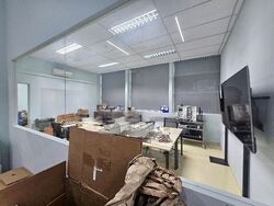Lian Cheong Industrial Building (D19), Factory #477627791